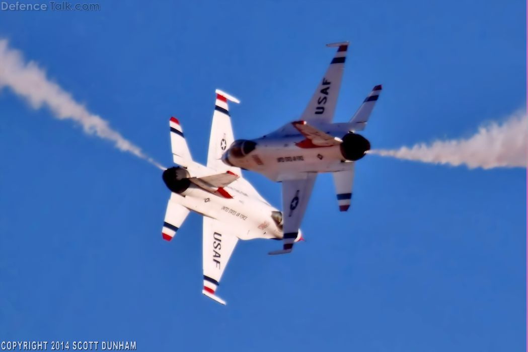 USAF Thunderbirds F-16 Viper