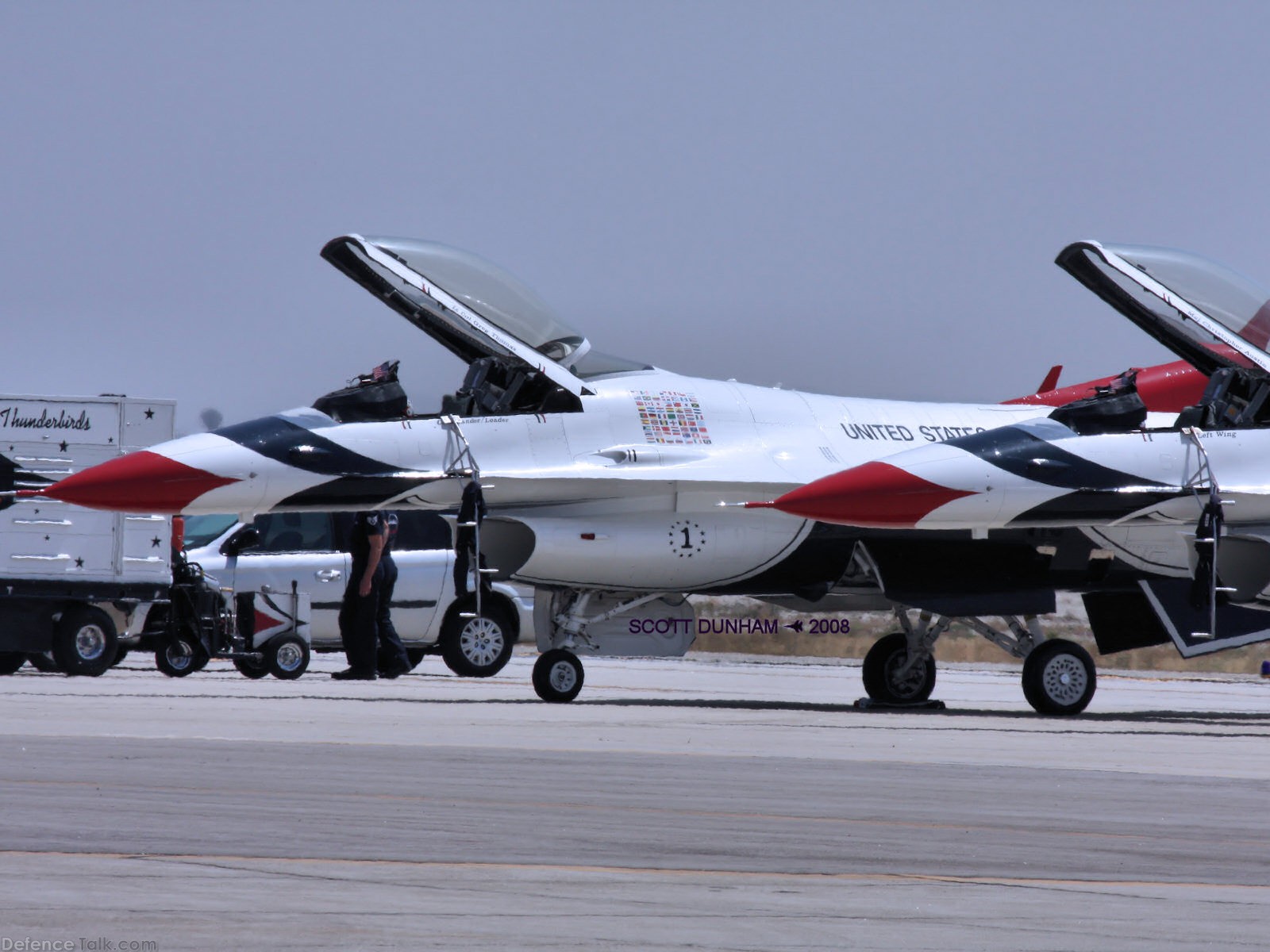 USAF Thunderbirds Flight Demonstration Team F-16 Falcon