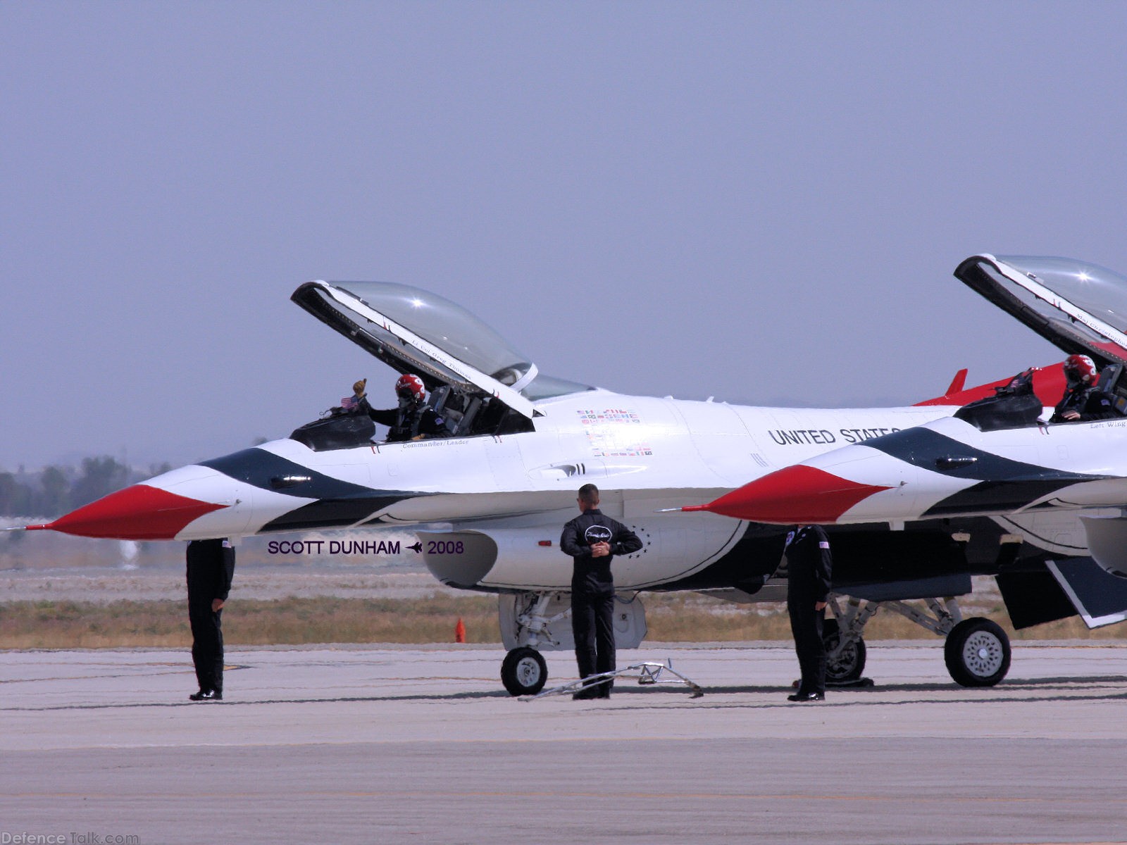 USAF Thunderbirds Flight Demonstration Team F-16 Falcon