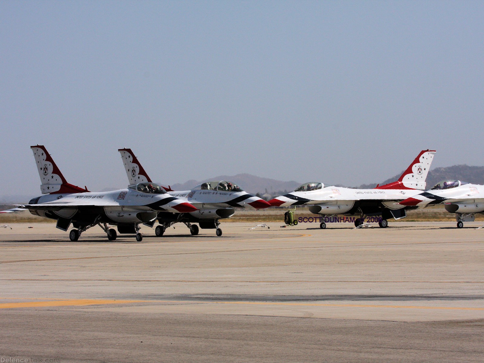 USAF Thunderbirds Flight Demonstration Team F-16 Falcon