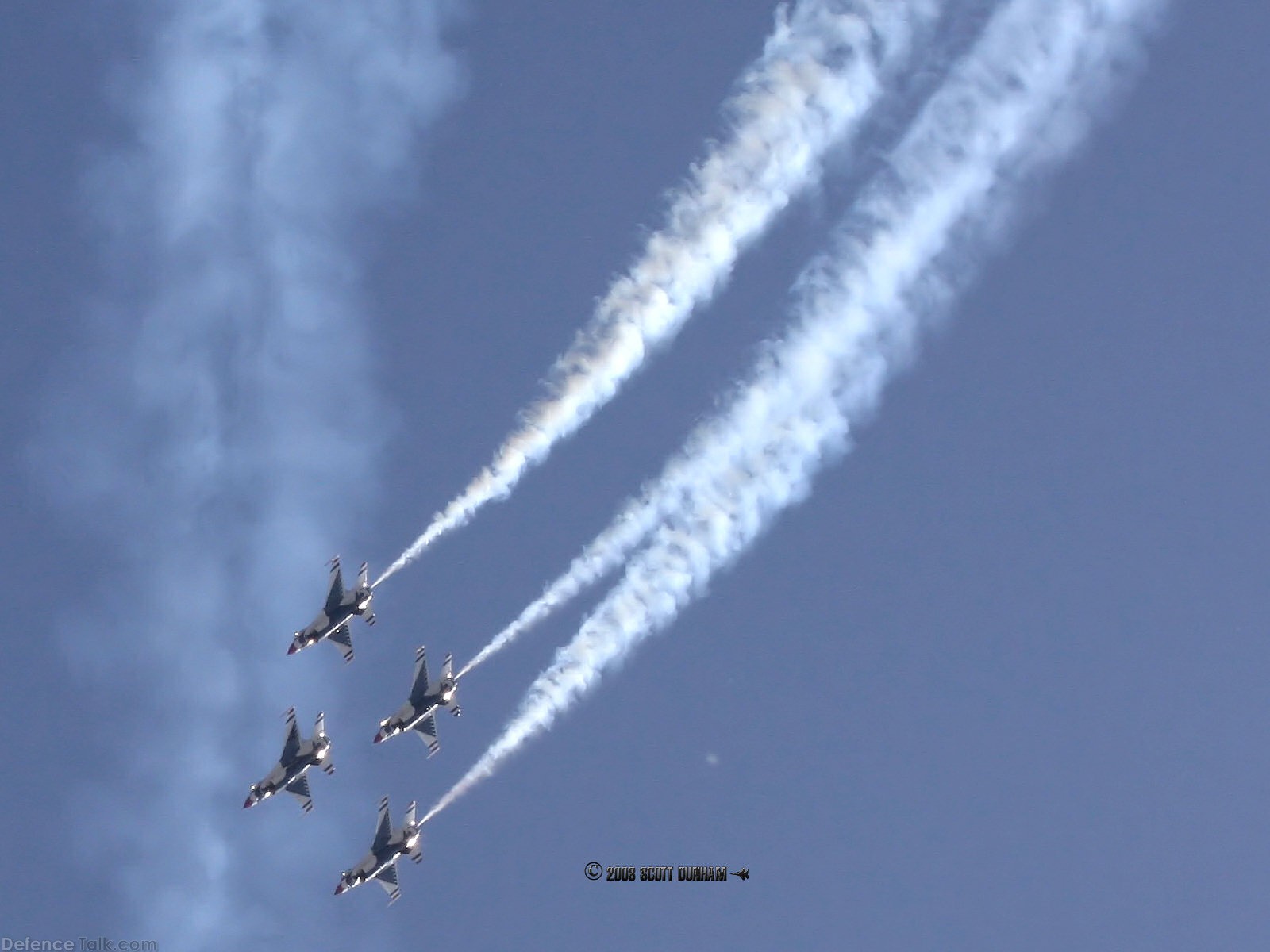 USAF Thunderbirds Flight Demonstration Team F-16 Falcon