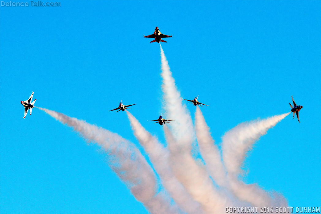 USAF Thunderbirds Flight Demonstration Team, F-16 Viper Fighter Aircraft