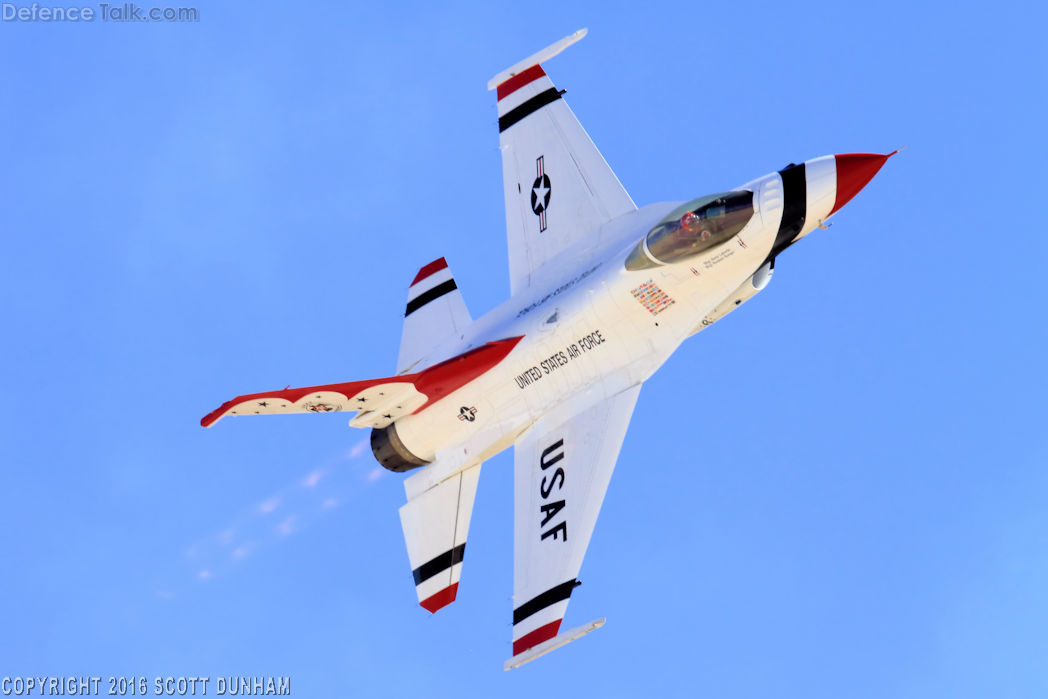 USAF Thunderbirds Flight Demonstration Team F-16 Viper | Defence Forum ...