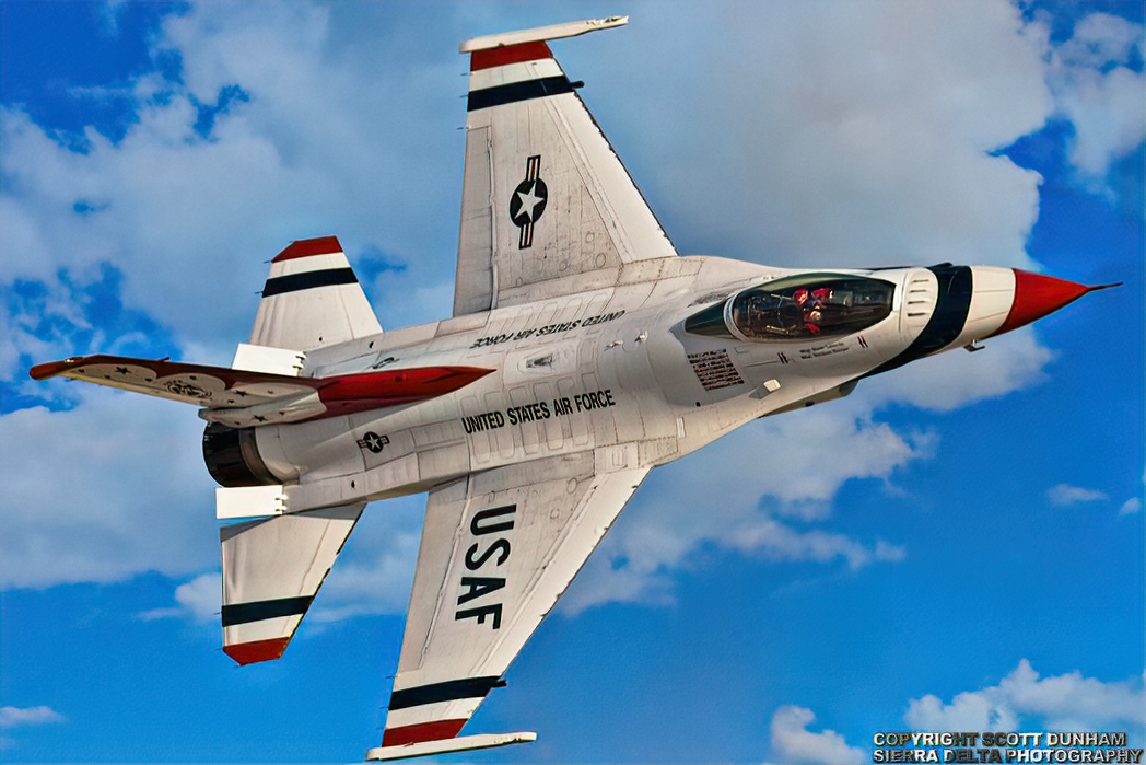 USAF Thunderbirds Flight Demonstration Team, F-16 Viper