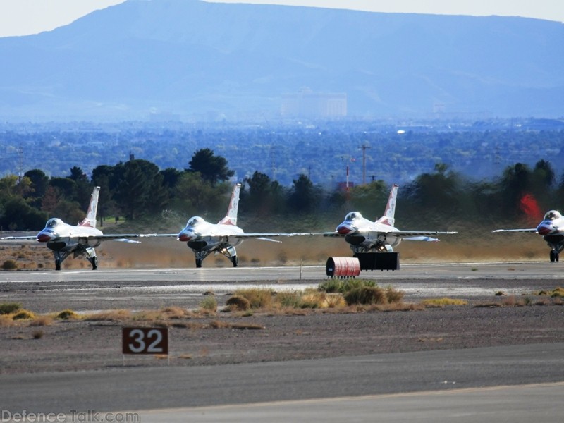 USAF Thunderbirds Flight Demonstration Team