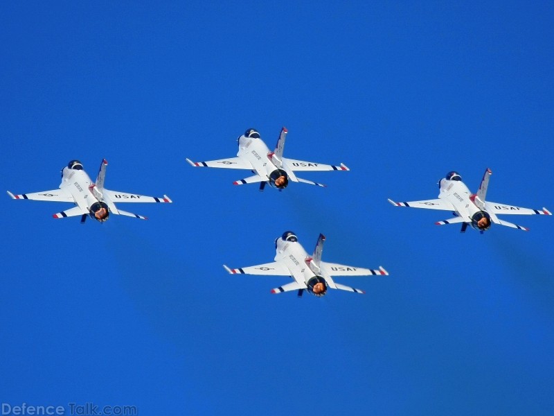 USAF Thunderbirds Flight Demonstration Team