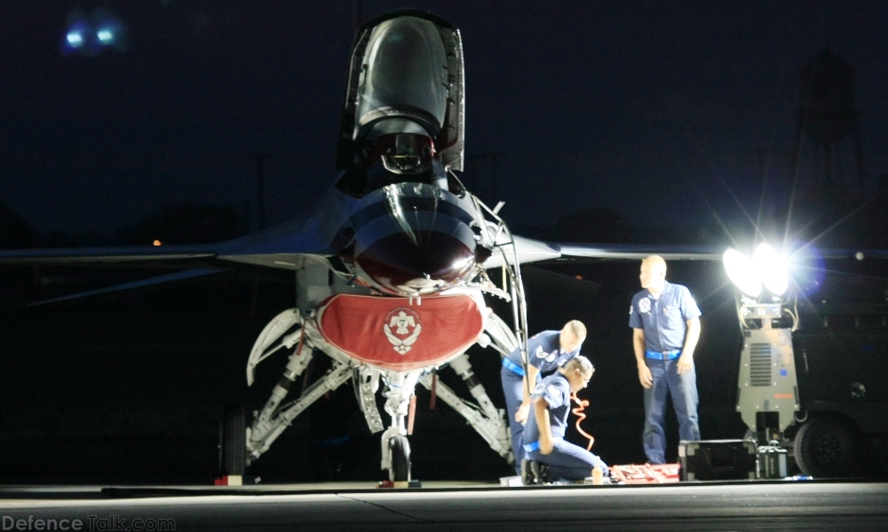 USAF Thunderbirds Flight Demonstration Team