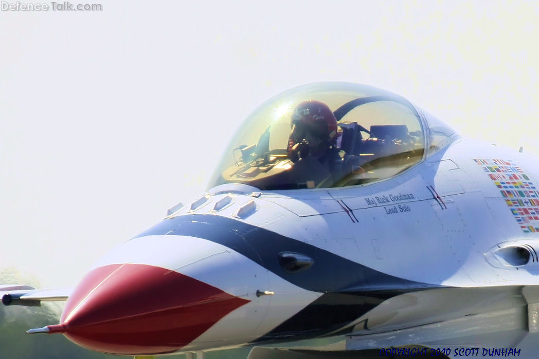 USAF Thunderbirds Flight Demonstration Team