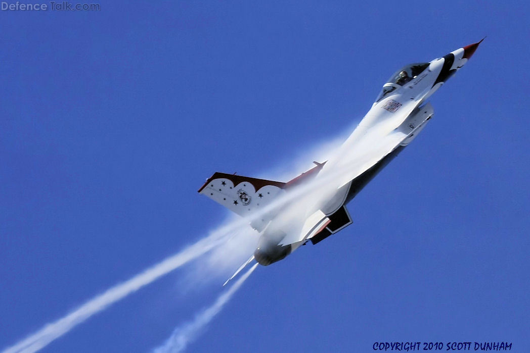 USAF Thunderbirds Flight Demonstration Team