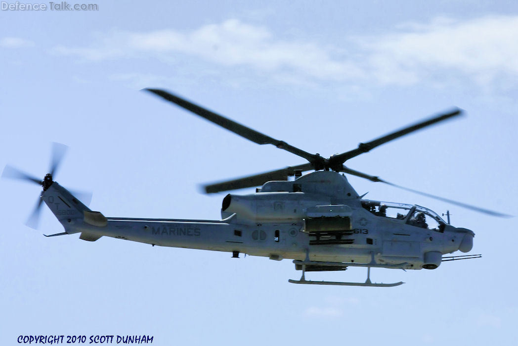 USMC AH-1Z Viper Attack Helicopter