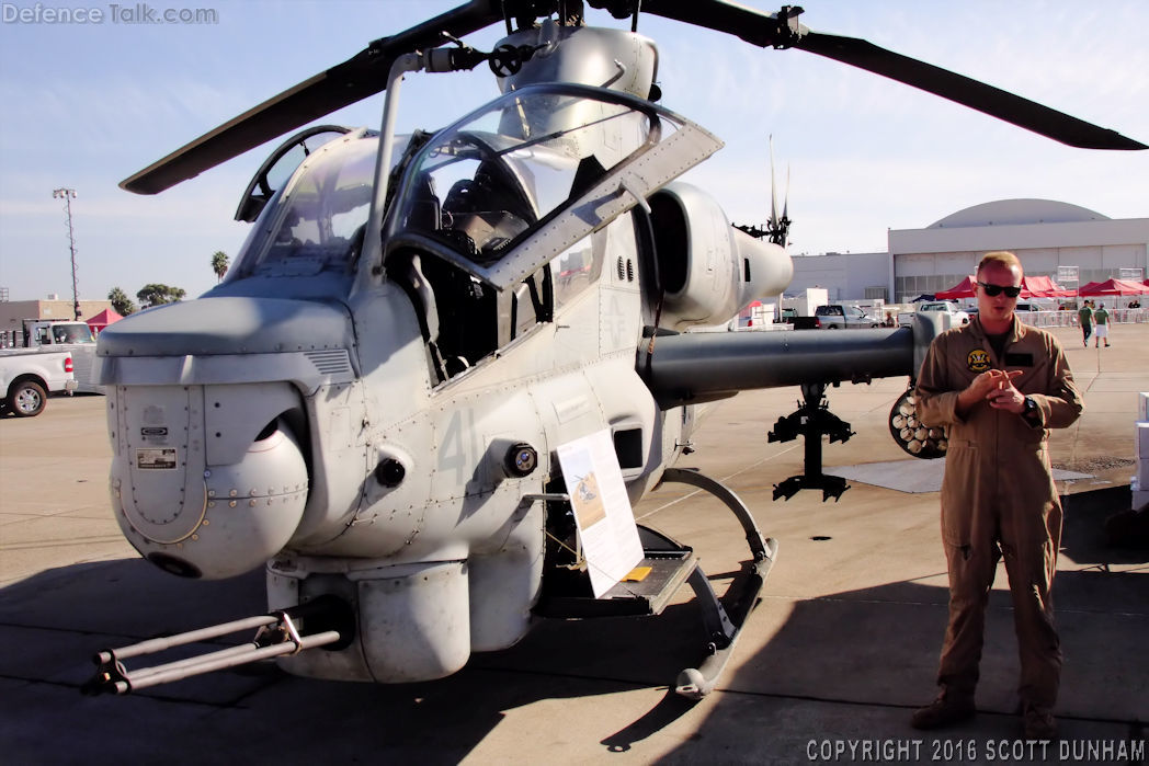 USMC AH-1Z Viper Helicopter Gunship