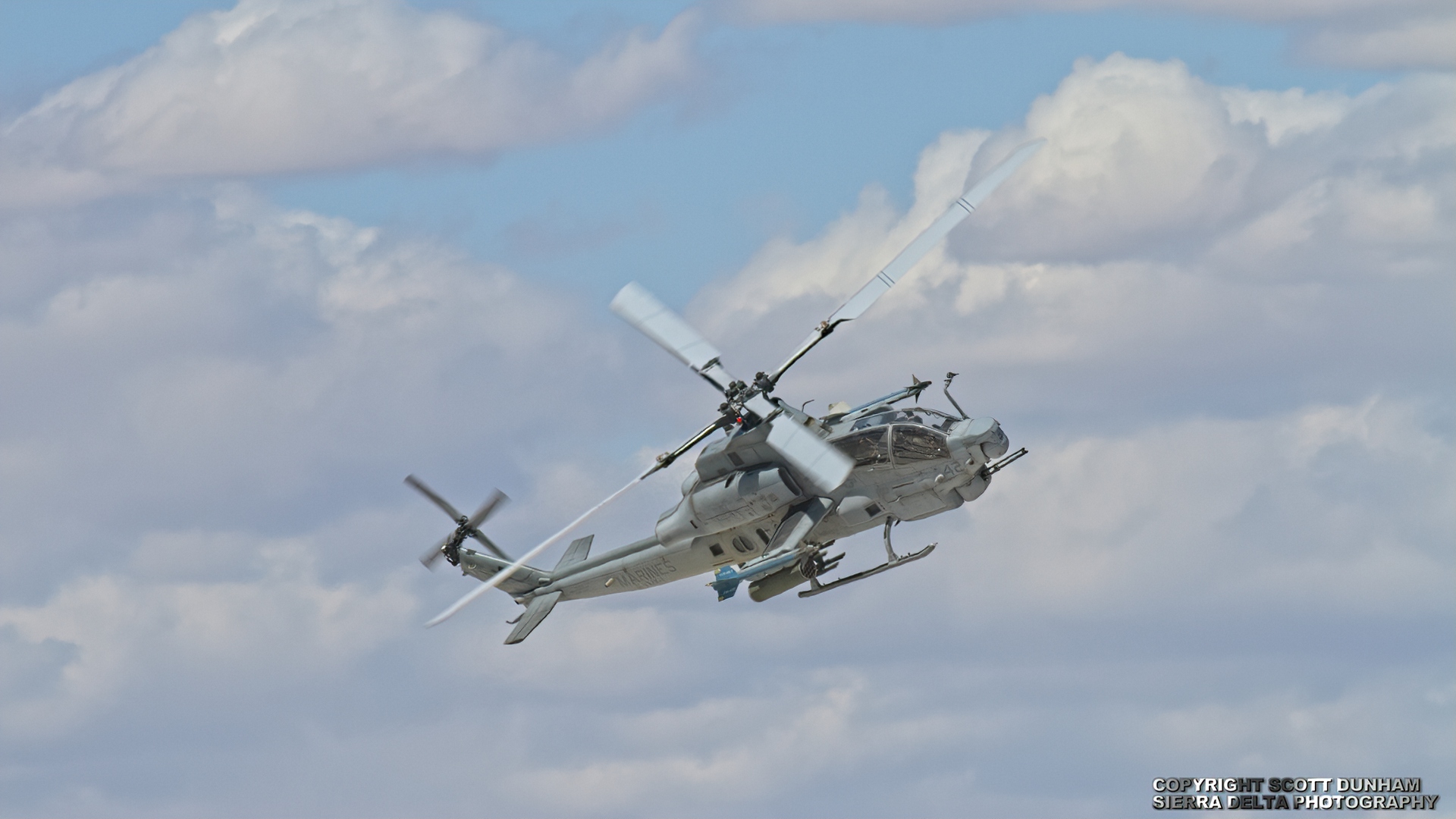 USMC AH-1Z Viper Helicopter Gunship