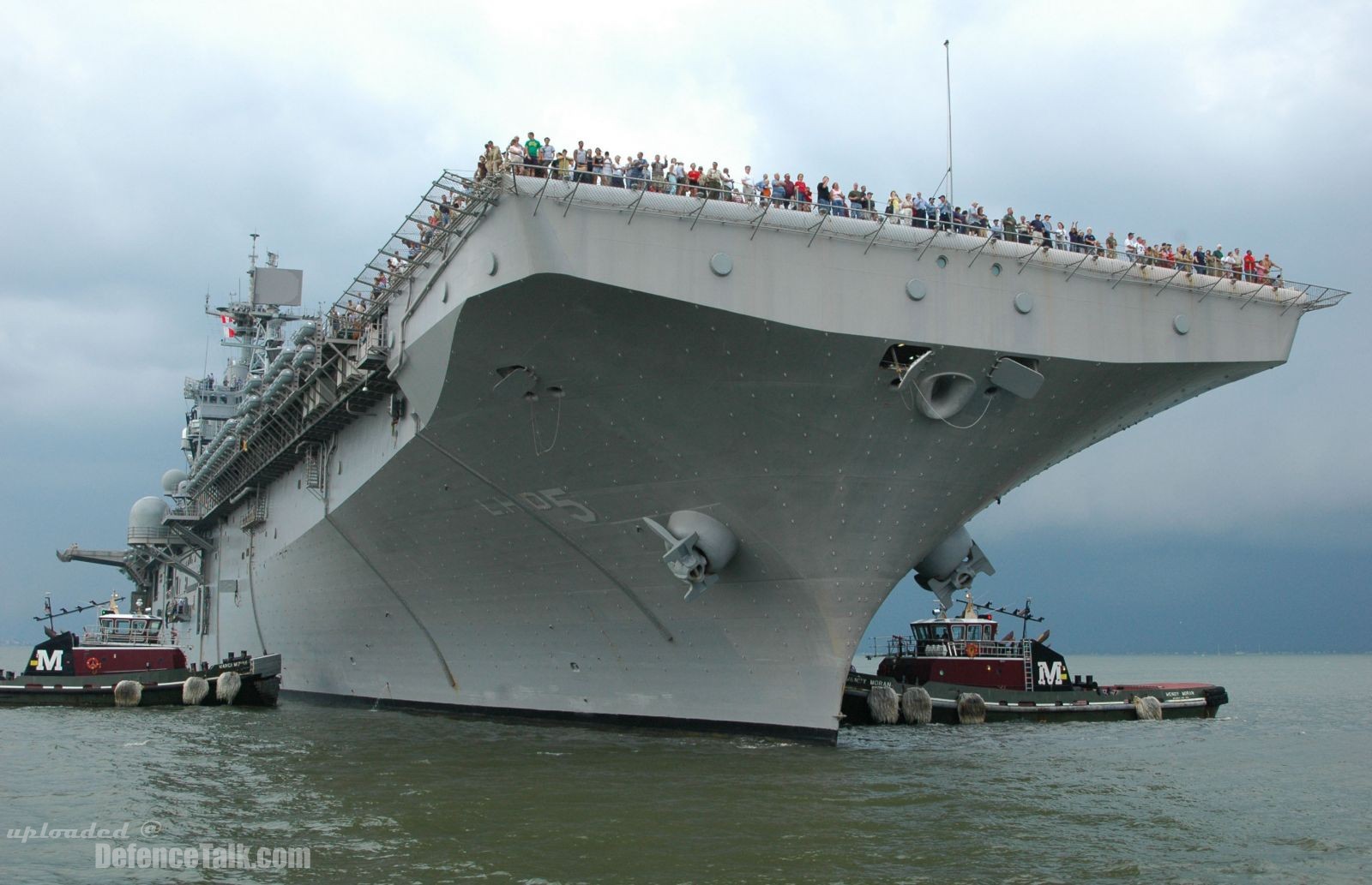 USS Bataan LHD 5 Amphibious Assault Ship