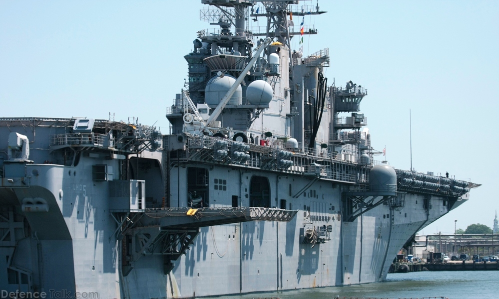 USS Bataan LHD 5 Amphibious Assault Ship