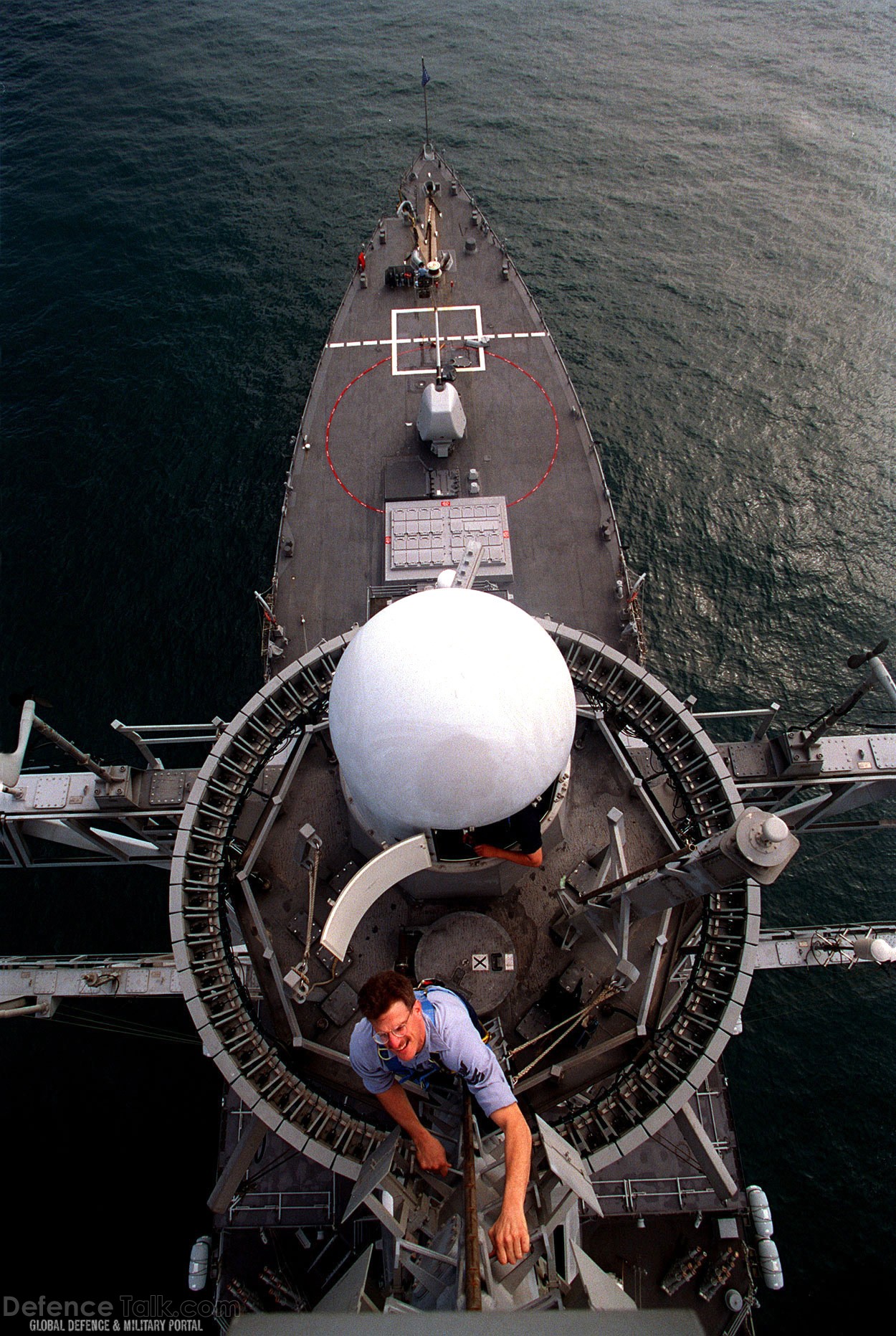 USS Carney (DDG 64) Destroyer - US Navy