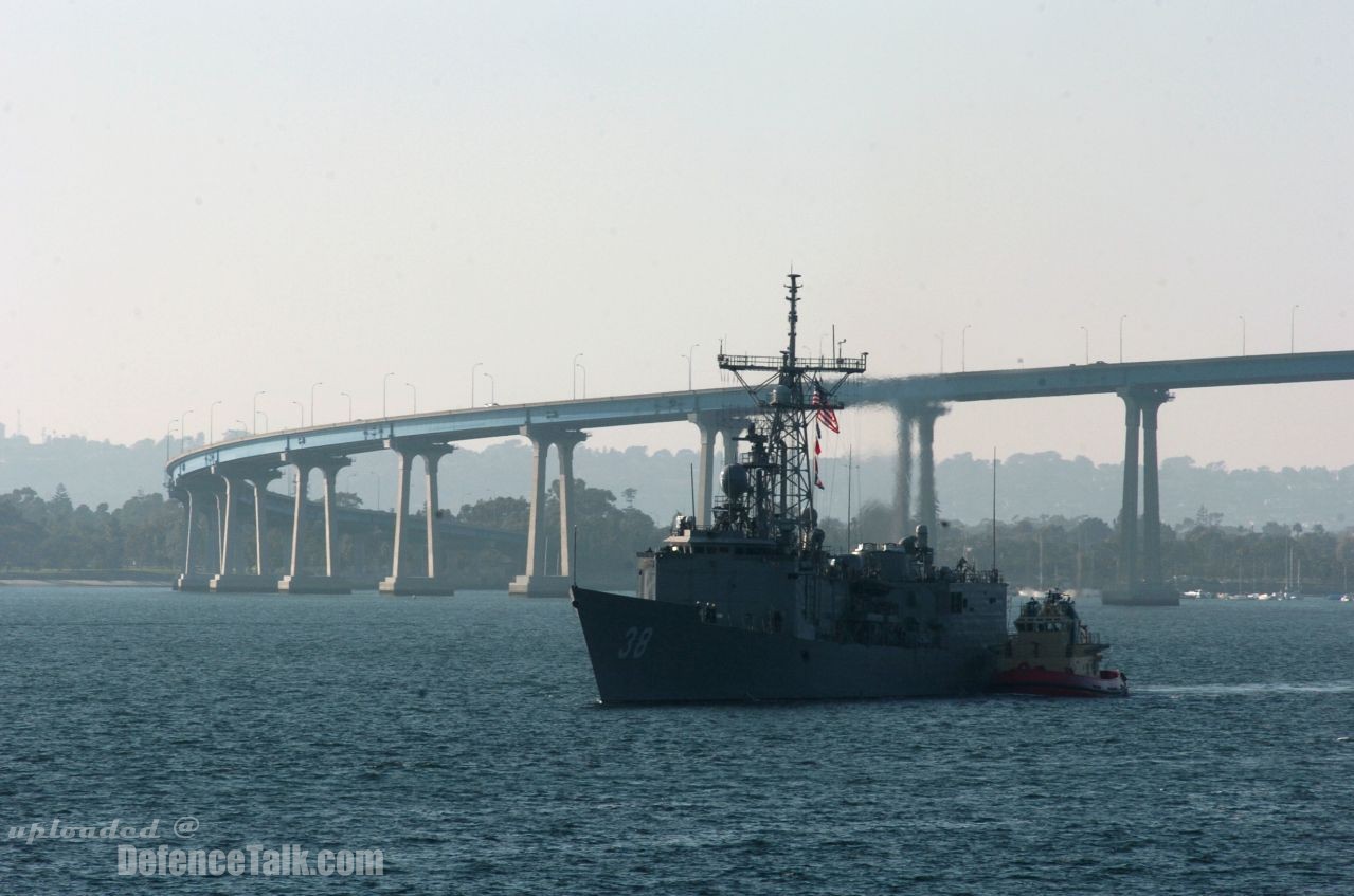 USS Curts FFG 38