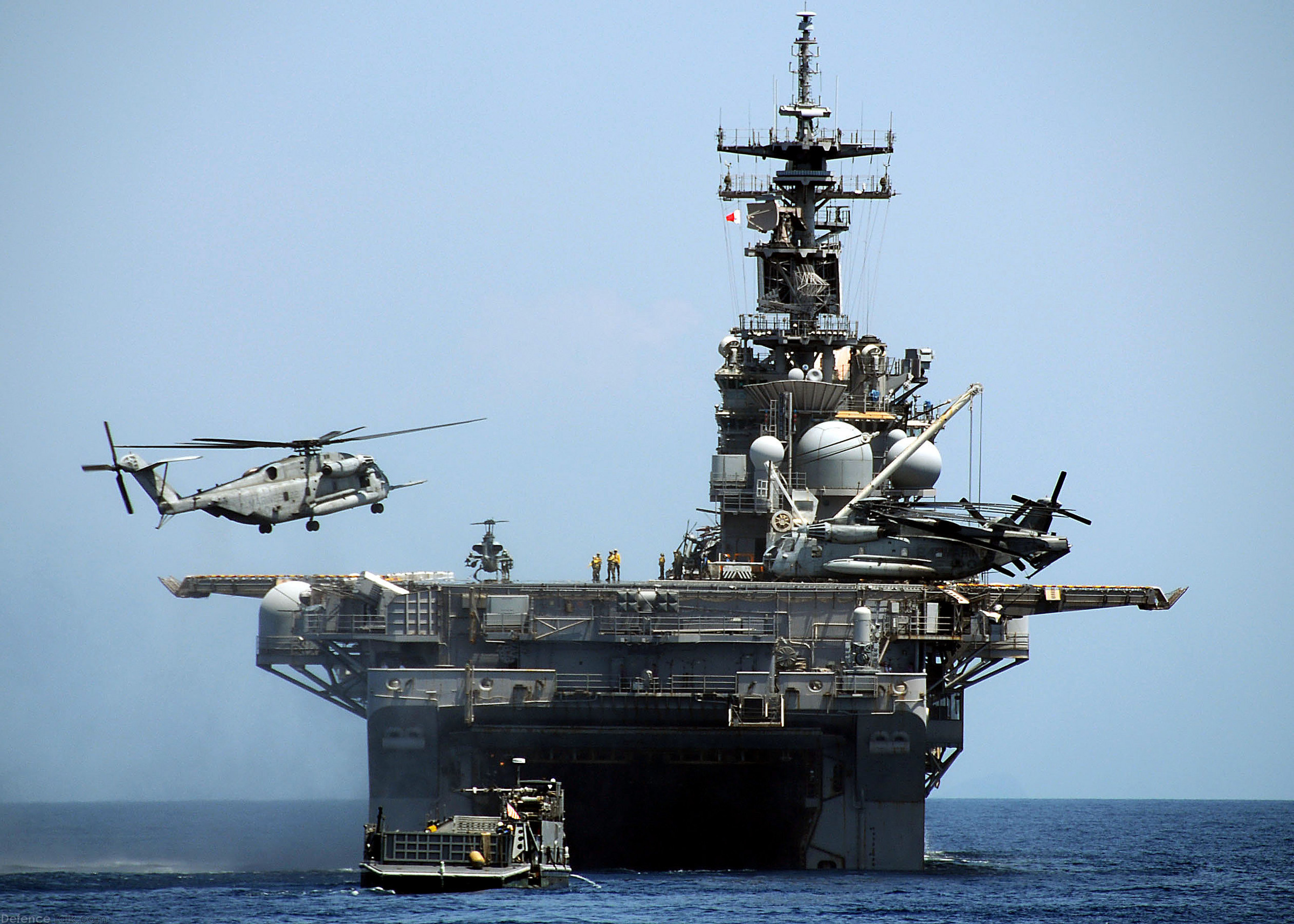 USS Essex (LHD 2) Amphibious Assault Ship