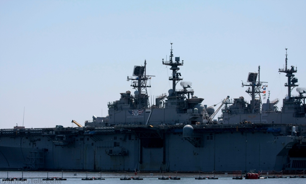 USS Iwo Jima LHD 7 Wasp-class Amphibious Assault Ship