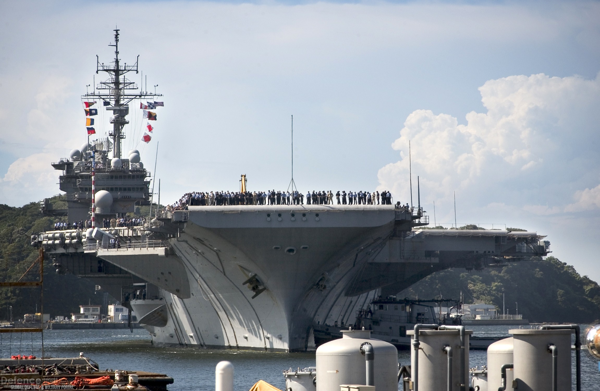 USS Kitty Hawk (CV 63) Aircraft Carrier - US Navy