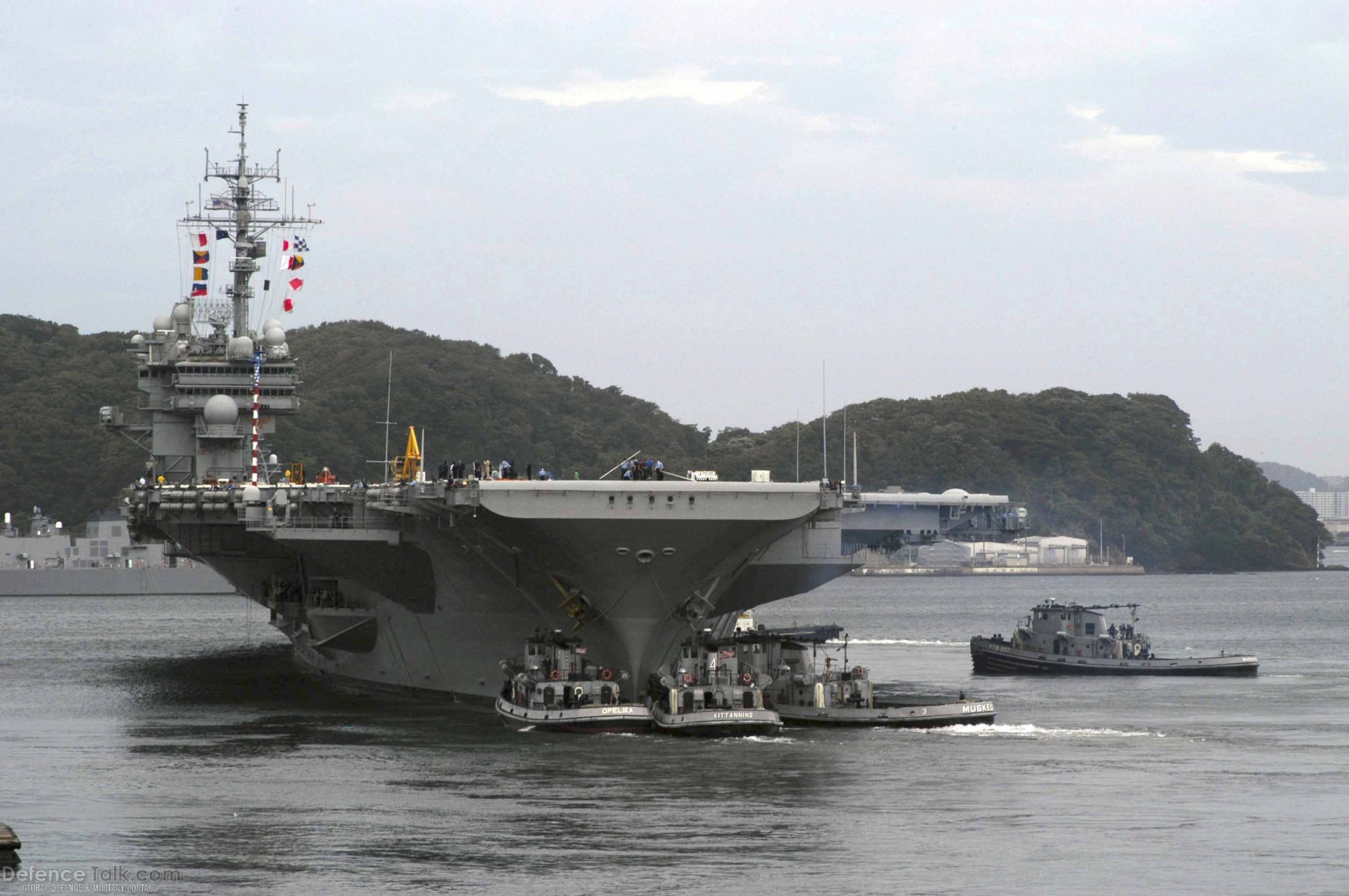 USS Kitty Hawk (CV 63) - US Navy