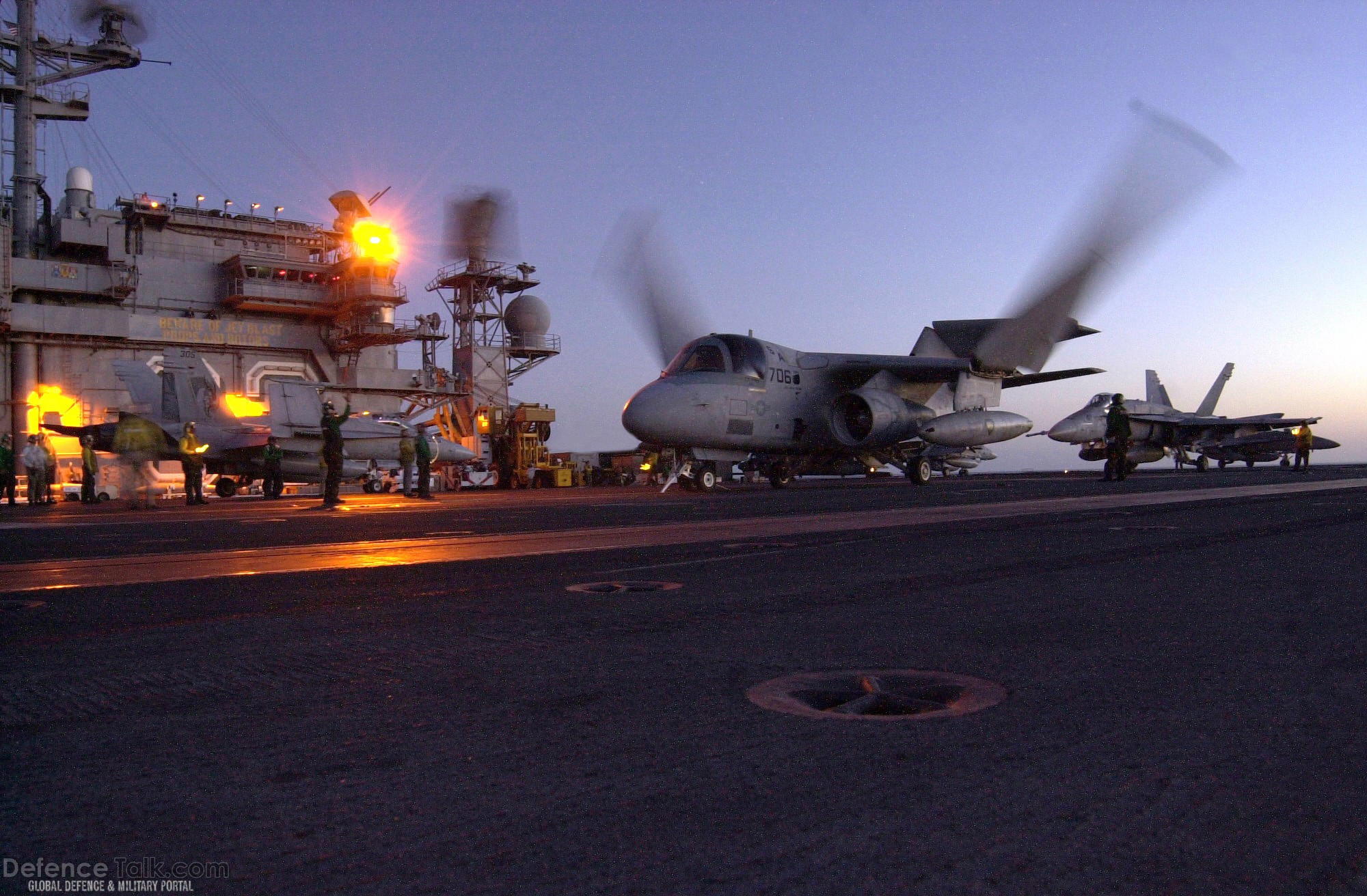 USS Kitty Hawk (CV 63) - US Navy