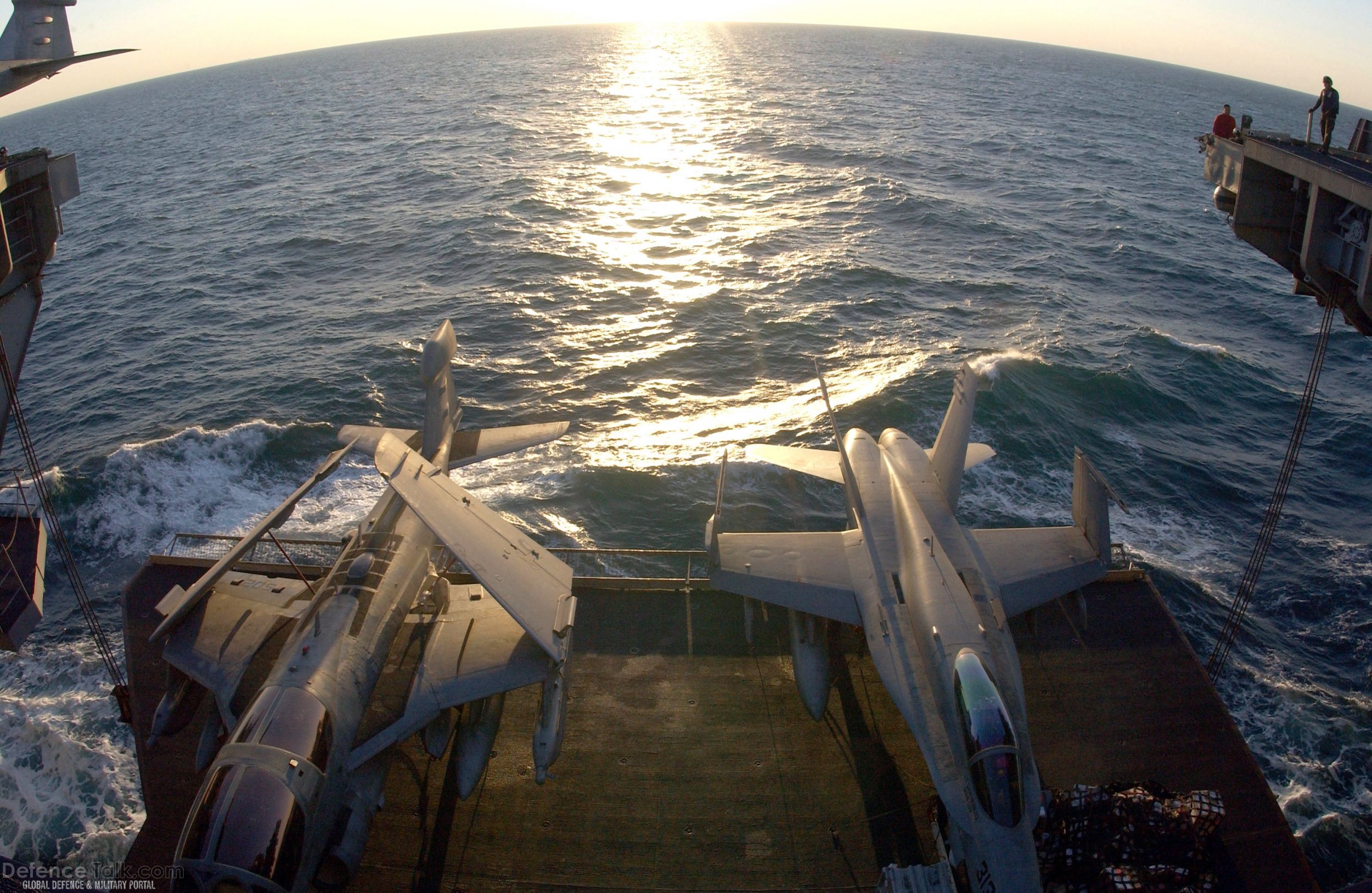 USS Kitty Hawk (CV 63) - US Navy