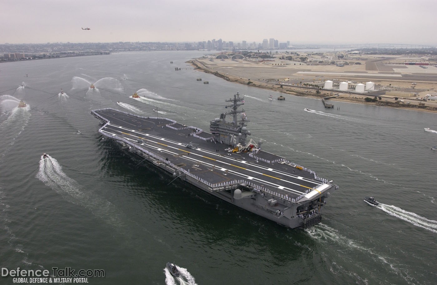 USS Ronald Reagan (CVN 76) - US Navy