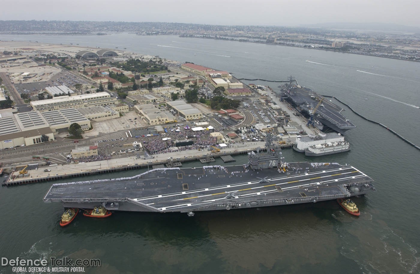 USS Ronald Reagan (CVN 76) - US Navy