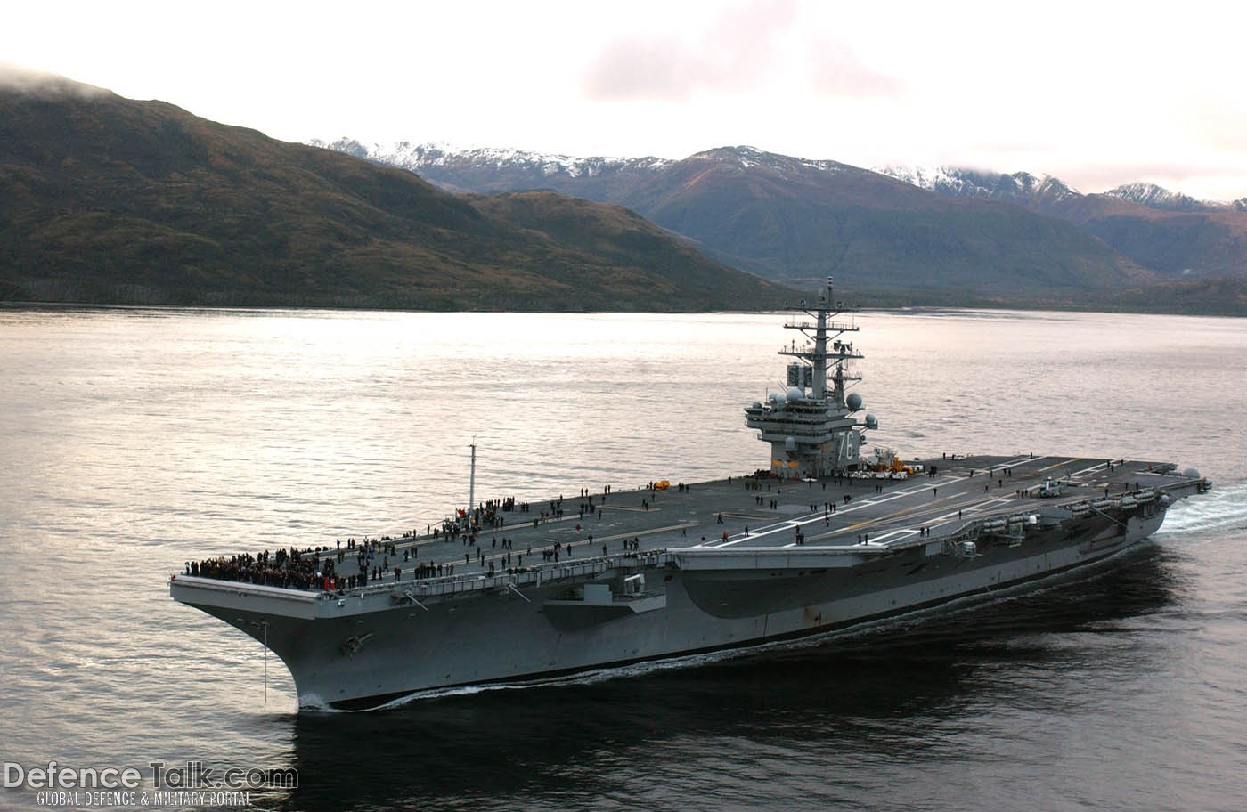 USS Ronald Reagan (CVN 76) - US Navy