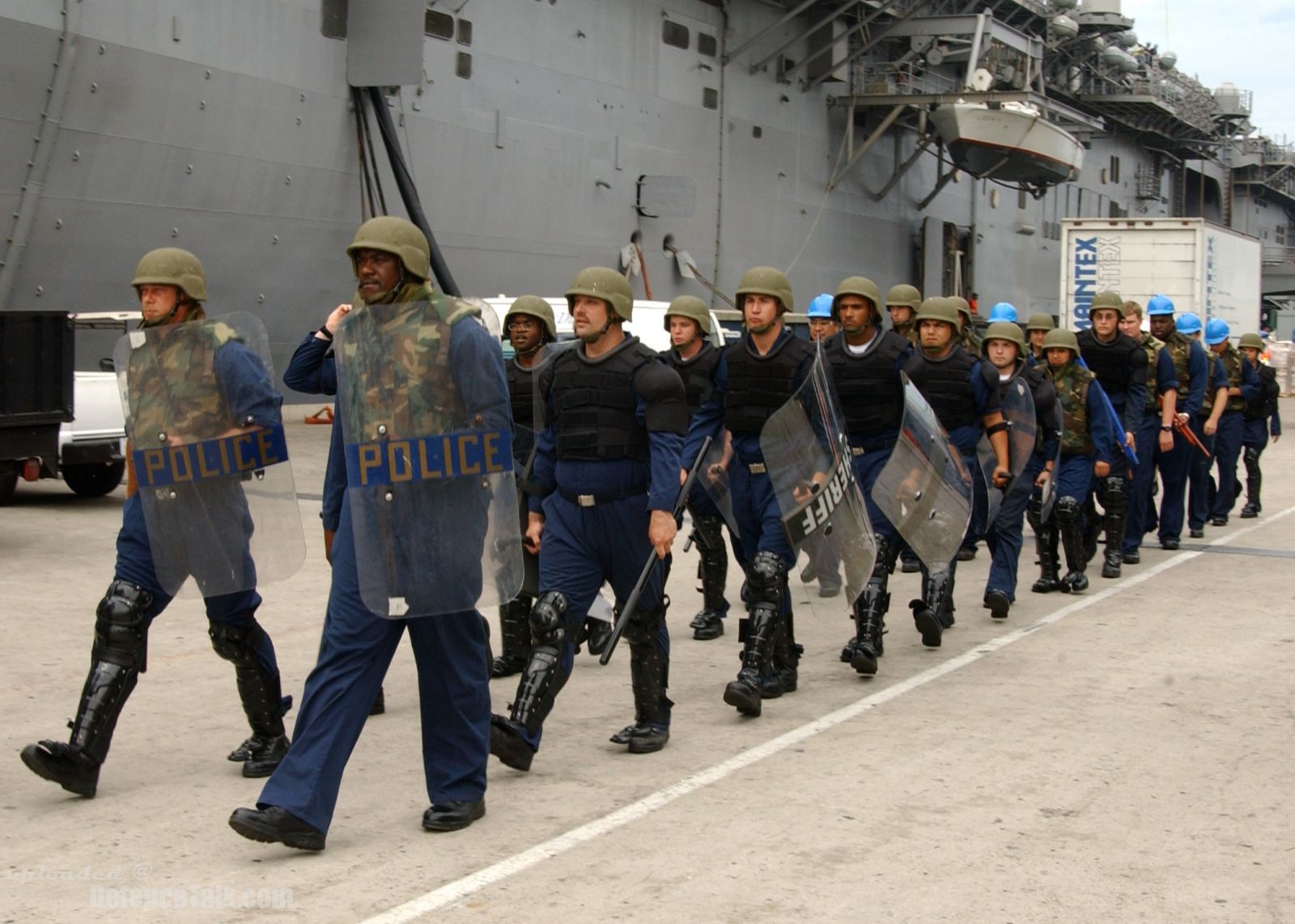 USS Tarawa (LHA 1) Sailors - US Navy SSDF