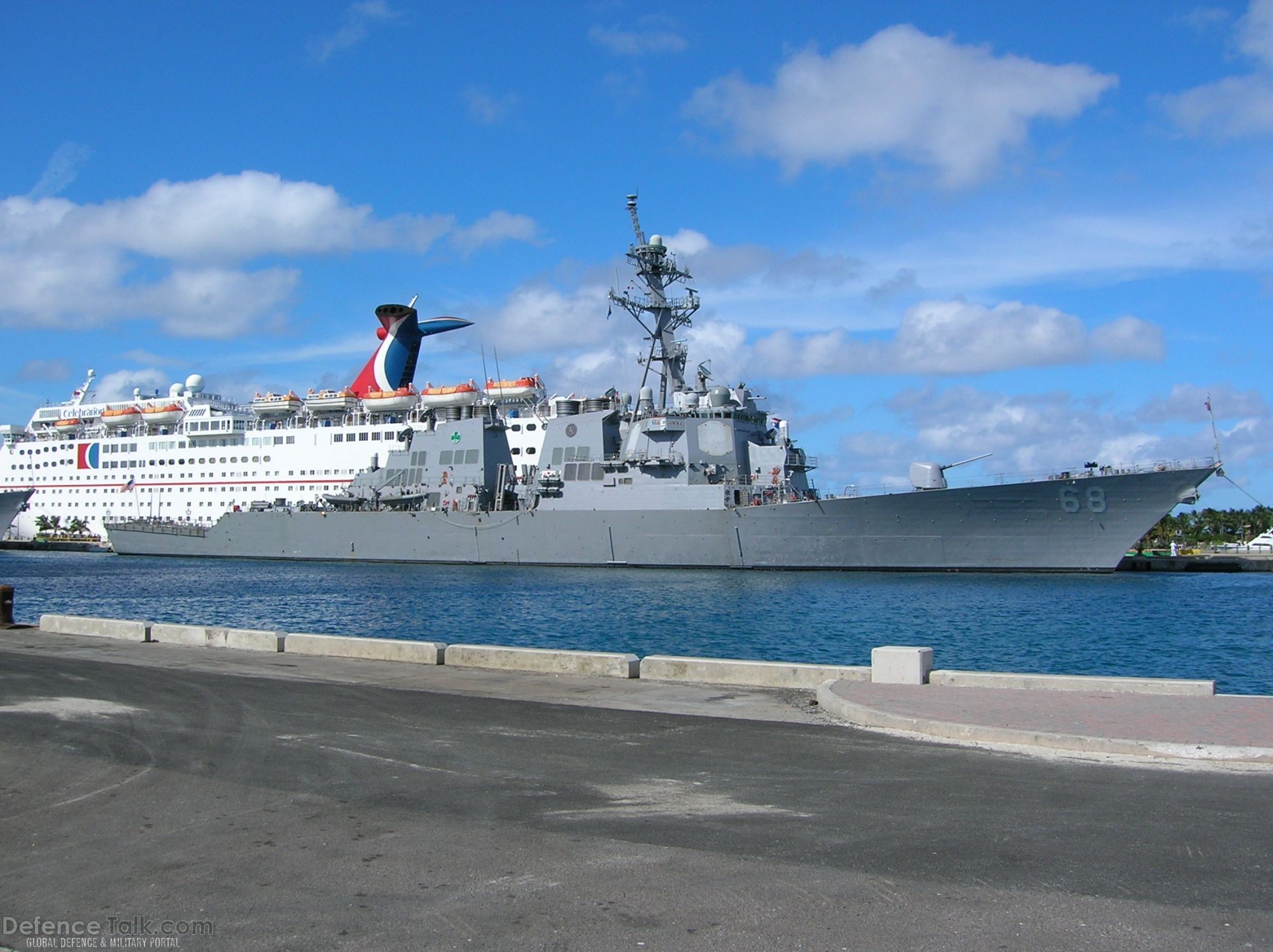 USS The Sullivans DDG 68 - Guided Missile Destroyer - US Navy