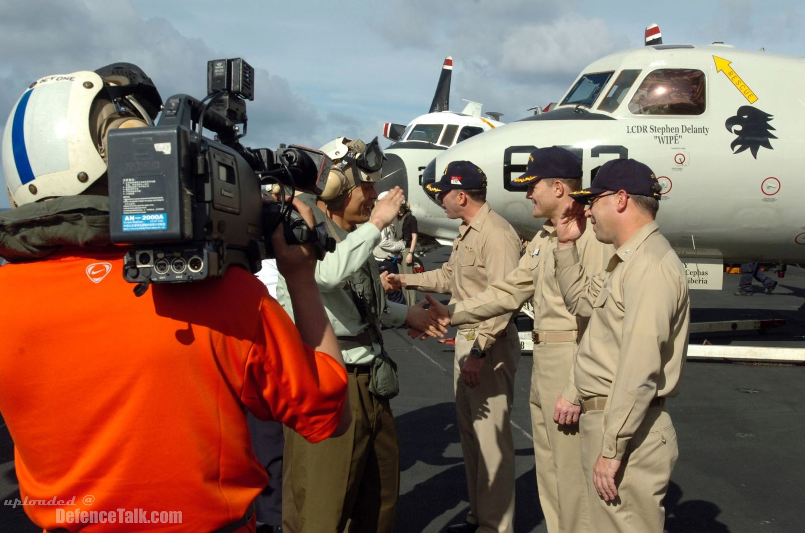 Valiant Shield 2006 - USS Ronald Reagan (CVN 76) Commanding Officer