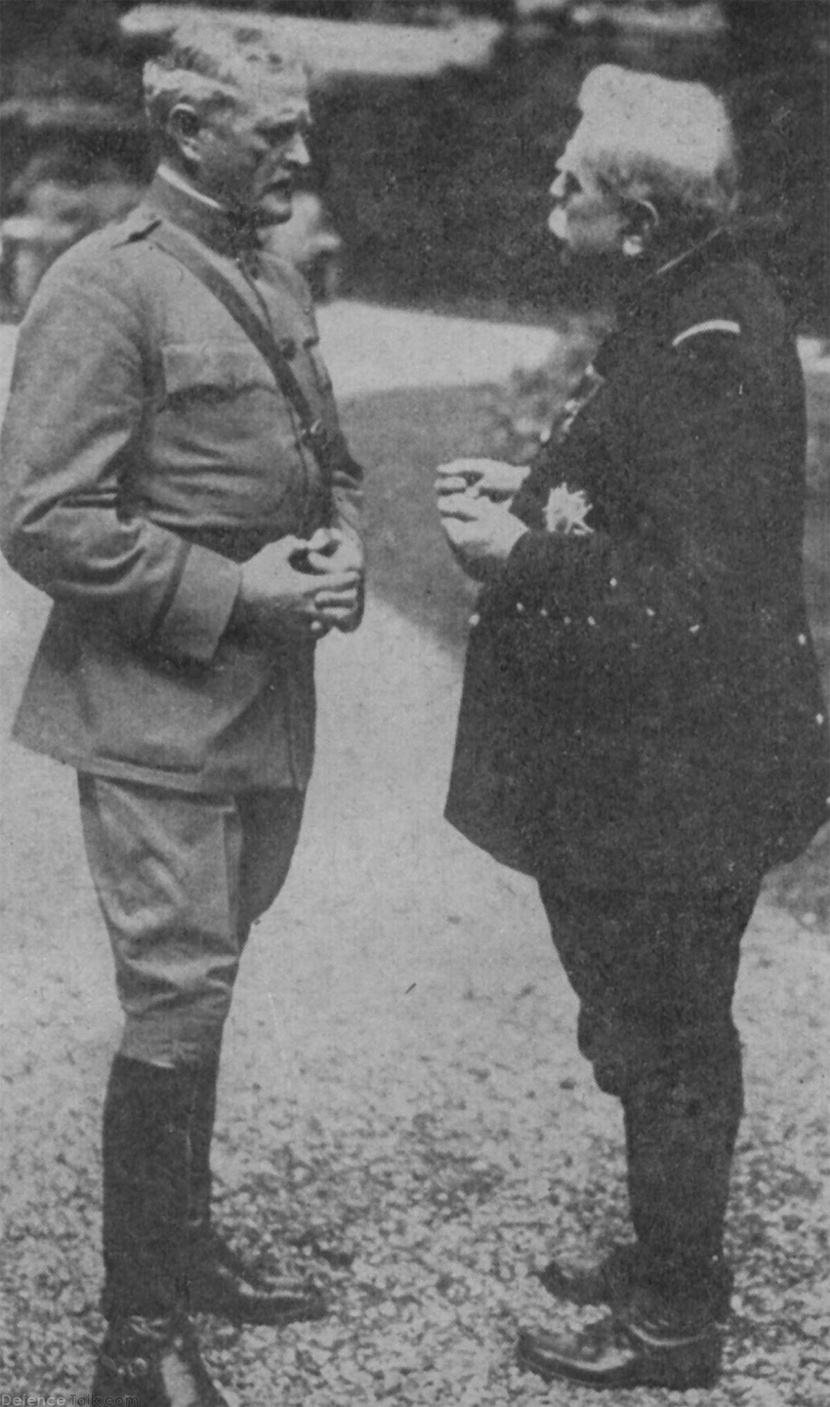 ww_pershing_joffre_01