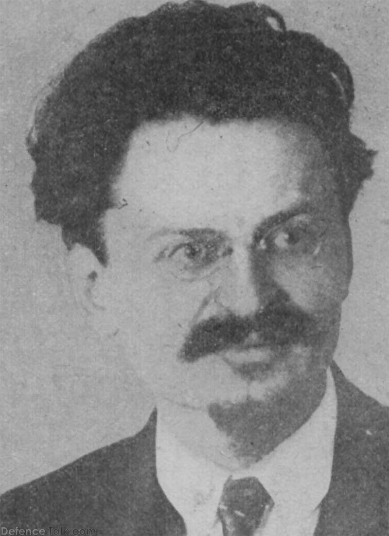 ww_trotsky_01