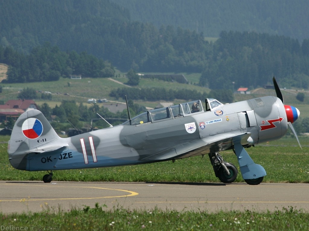 YAK-11 private