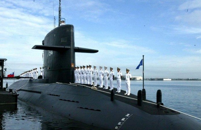 taiwan-qianlong-submarine-696x450.jpg