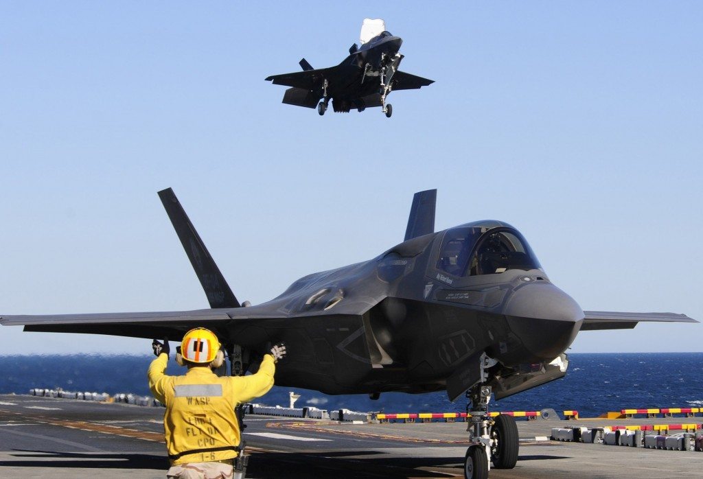 F-35B fighter jet landing