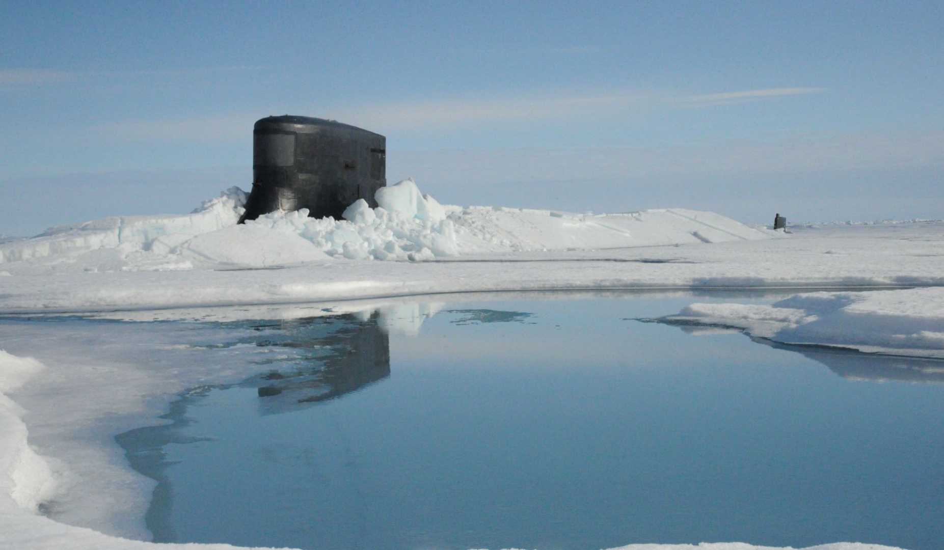 The fast attack submarine USS Seawolf (SSN 21)