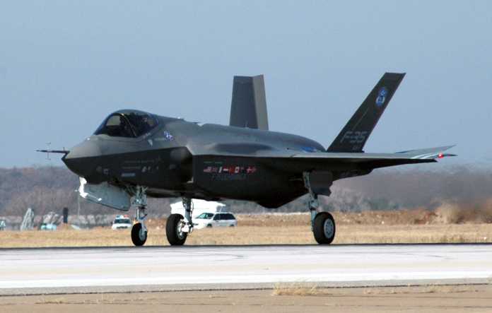 F-35 Joint Strike Fighter Lightning II F-35 Joint Strike Fighter Lightning II