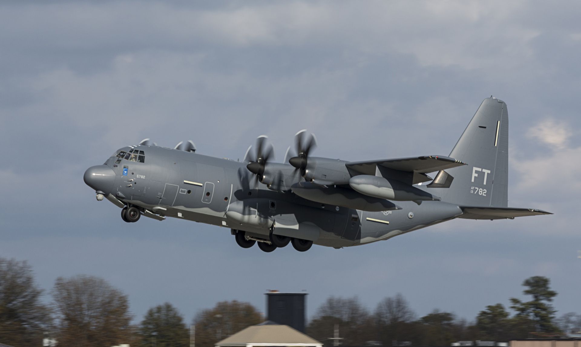 lockheed-martin-C-130-hercules-2500th.jpg