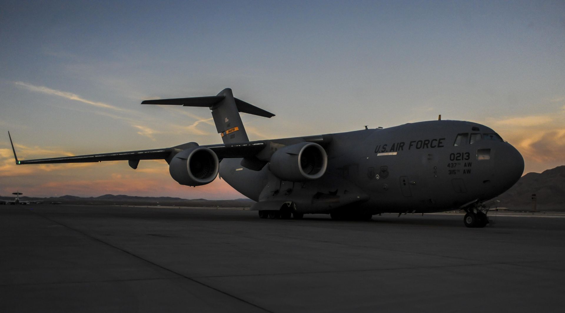 43 c 17. C-17 | Cargo. C17 Cargo plane. Classic c17.