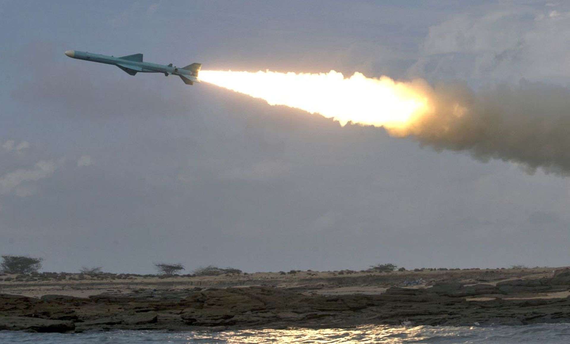 Видео во время стрельбы. Iran (Cruise Missile).