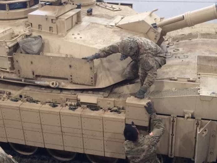 US Army Abrams Tank reactive armor soldiers