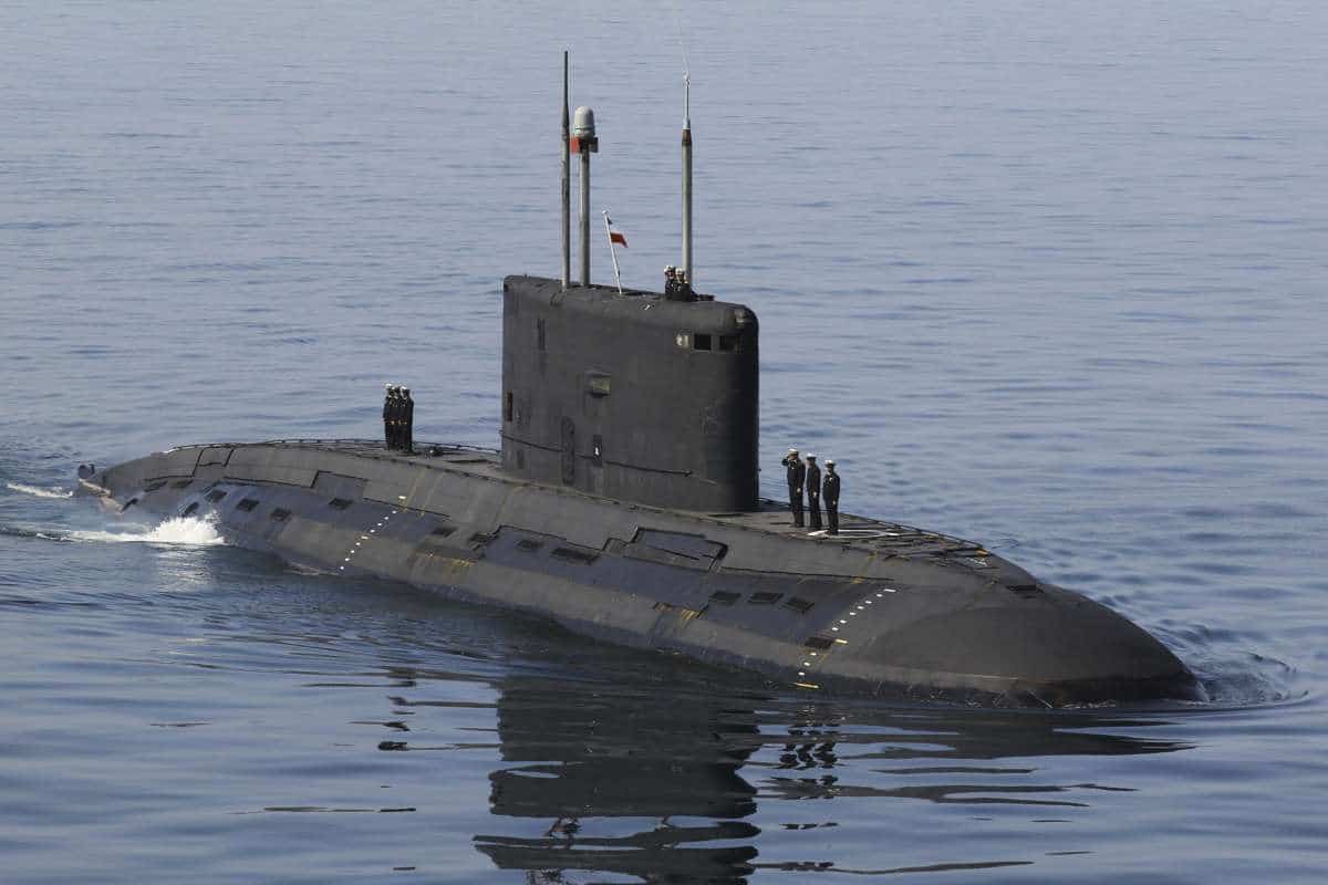 iran-navy-submarine.jpg