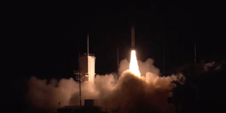 Pentagon successfully tests hypersonic missile