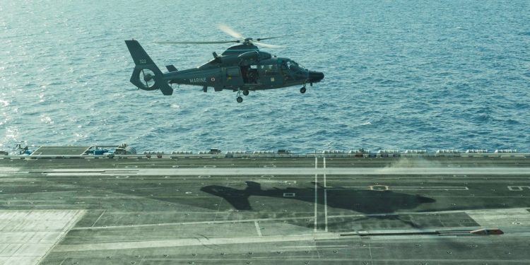 US, French Navies Conduct Dual-Carrier Ops in Mediterranean