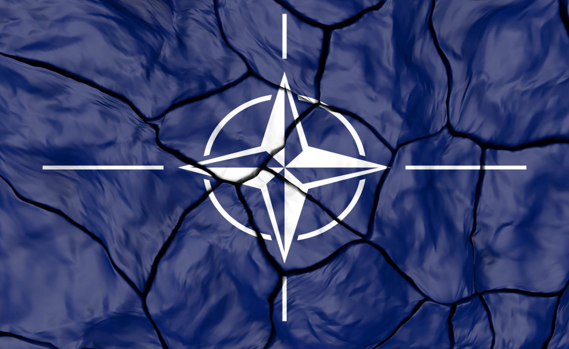 Нато дзен. Раскол НАТО. Флаг НАТО. Флаг НАТО распад. Фалиг НАТО.