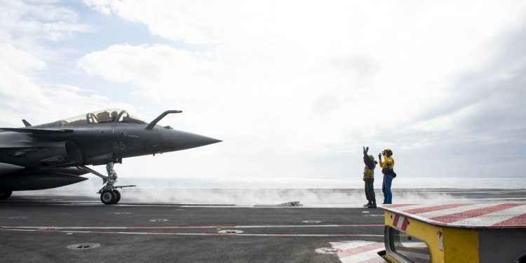 Ike and Charles de Gaulle Participate in Cross-Deck Aircraft Launches and Recoveries