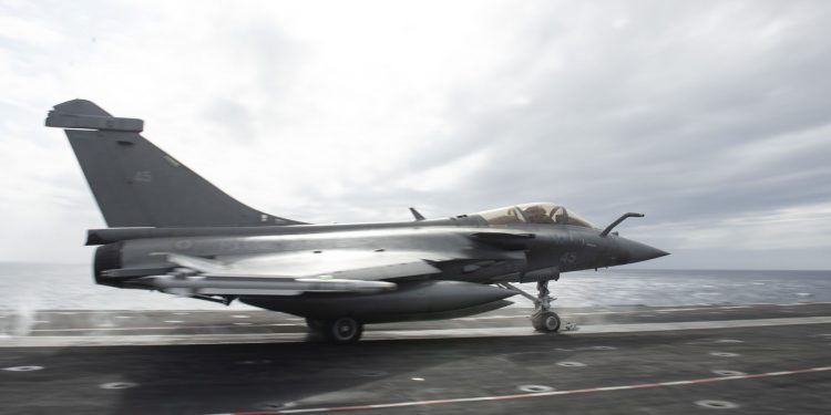 Ike and Charles de Gaulle Participate in Cross-Deck Aircraft Launches and Recoveries