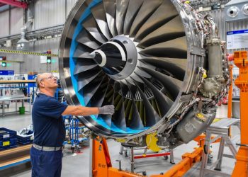 UK engine-maker Rolls-Royce cuts 9,000 jobs